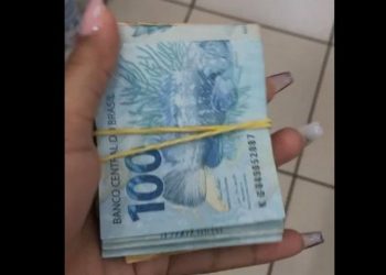 Jaru: Morena Bronze encontra cerca de R$ 3 mil em dinheiro caído na rua e devolve ao proprietário