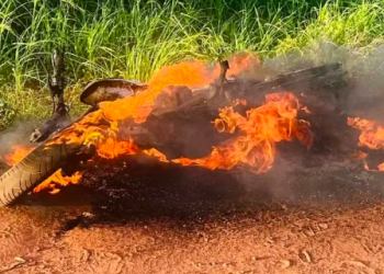 Homem é preso após incendiar moto da esposa por ciúmes em Porto Velho