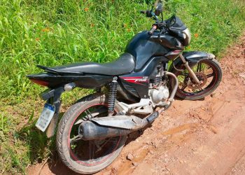 JI-PARANÁ – POLÍCIA MILITAR RECUPERA MOTOCICLETA COM RESTRIÇÃO DE FURTO OU ROUBO NO BAIRRO SANTIAGO