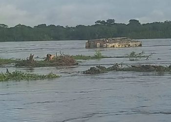 Barco Hospital do governo afundou em Guajará-Mirim