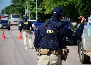 PRF dá cumprimento a 4 mandados de prisão em Rondônia