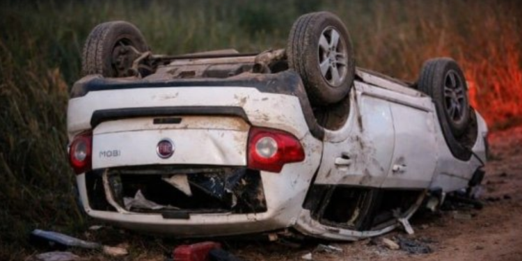 Tragédia: Criança morre em capotamento após discussão e tiros dentro de veículo