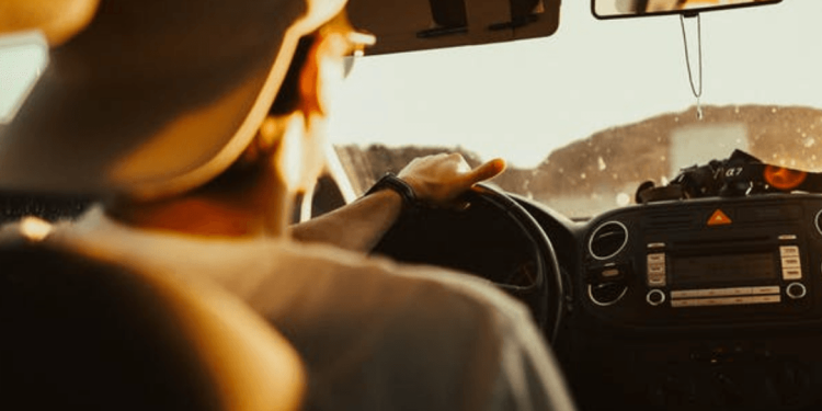 ALVORADA — Colisão em cruzamento deixa menor ferida; condutoras envolvidas não possuíam habilitação